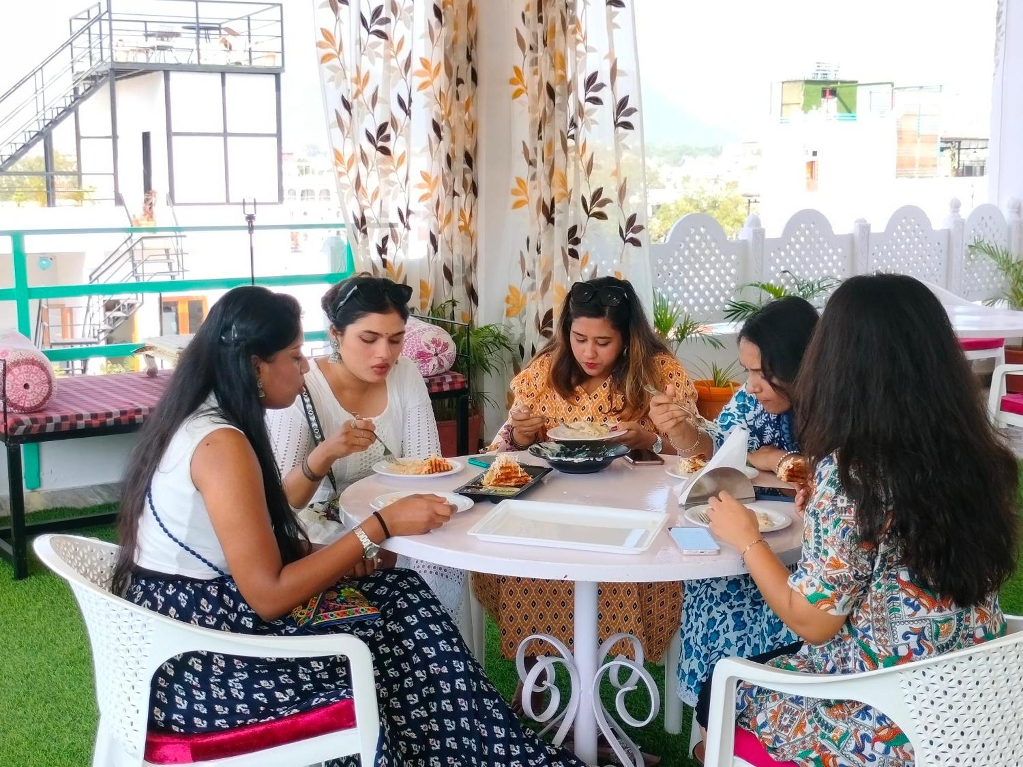 Krishna Stay Guest House Udaipur Exterior photo