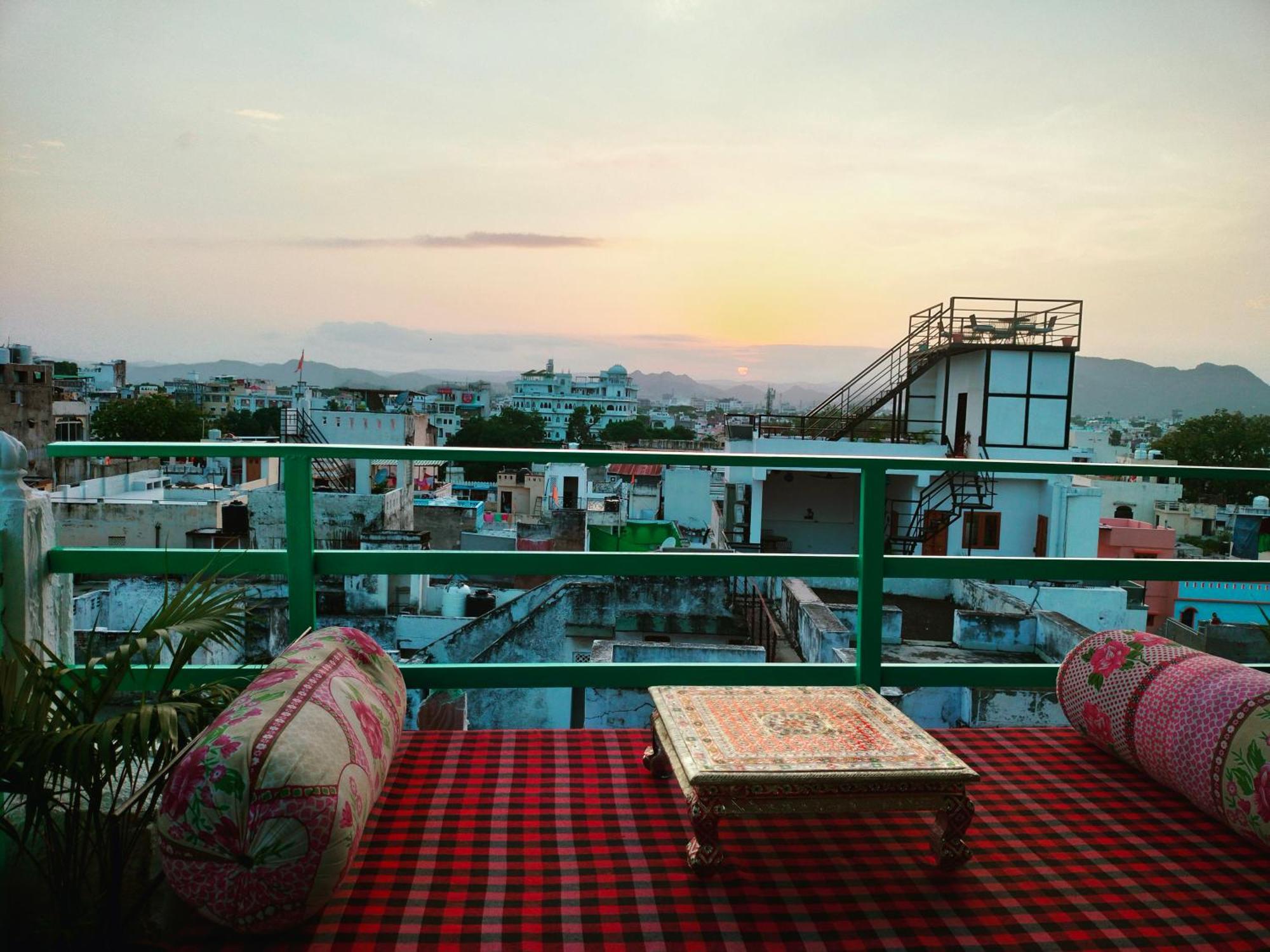 Krishna Stay Guest House Udaipur Exterior photo